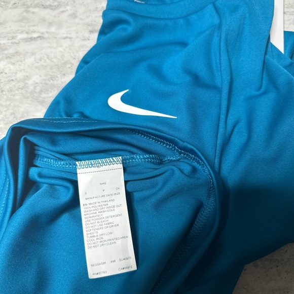 Nike Dri-FIT Shirt - Picture 8 of 10